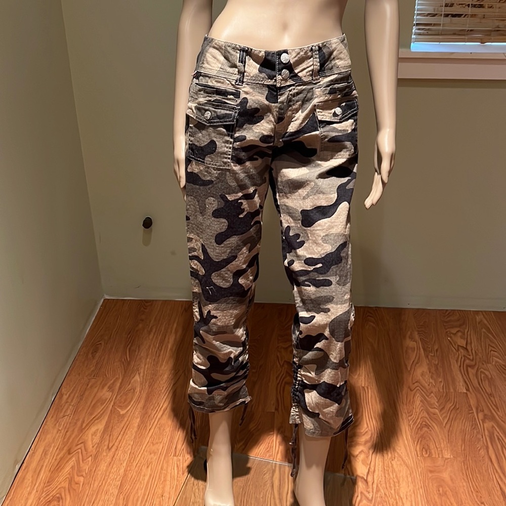Youngique Camouflage Crop Cargo Pants Cinch Legs Size 11